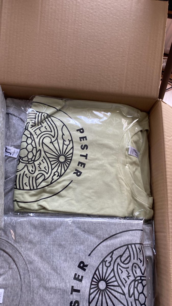 nohwnd's tweet image. I made #pspester t-shirts for #psconfeu again! If you don&apos;t have a ticket it is time to get it now!

#powershell