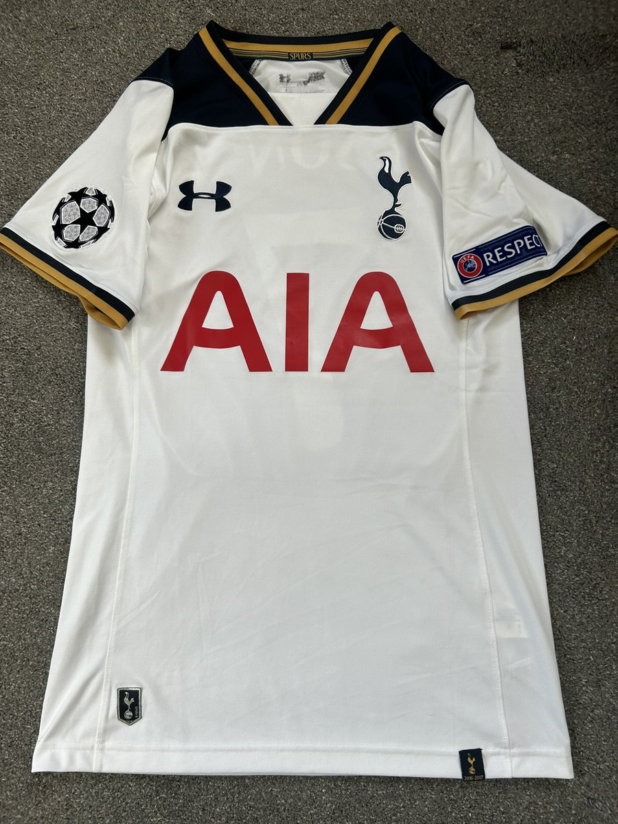 Tomcurl1_'s tweet photo. Medium very good condition £75 including postage to UK https://t.co/W4upKPKgOf