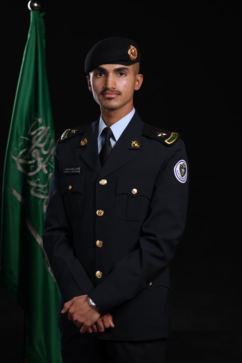 salman_omran's tweet photo. يارب لك الحمد في التوفيق على أداء جزء من الأمانة في تربية الأبناء

اللهم لك الحمد على ما يسرت وما كتبت وعلى ما شرفت به الابن مشعل لخدمة وطننا الغالي وتخرجه من
#كلية_الملك_فهد_الأمنية

الله يرزقنا جميعاً صلاح الأبناء وبرهم ونجاحهم،،، https://t.co/7o14f0FySM