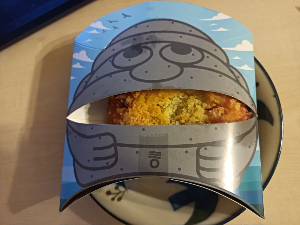 poleton2015123's tweet image. タリョラバンタンで観てから、どんな物なのか気になってたソ・ボ・ロ・パン！とクァベギ　ソボロパンはあんドーナツの周りがザクザクした感じで美味しい✨周りのアーモンドも👍
元々は日本のものだったとは！韓国発祥だと思ってた😧
#ソボロパン
#おやつ
#OKDO
#新大久保