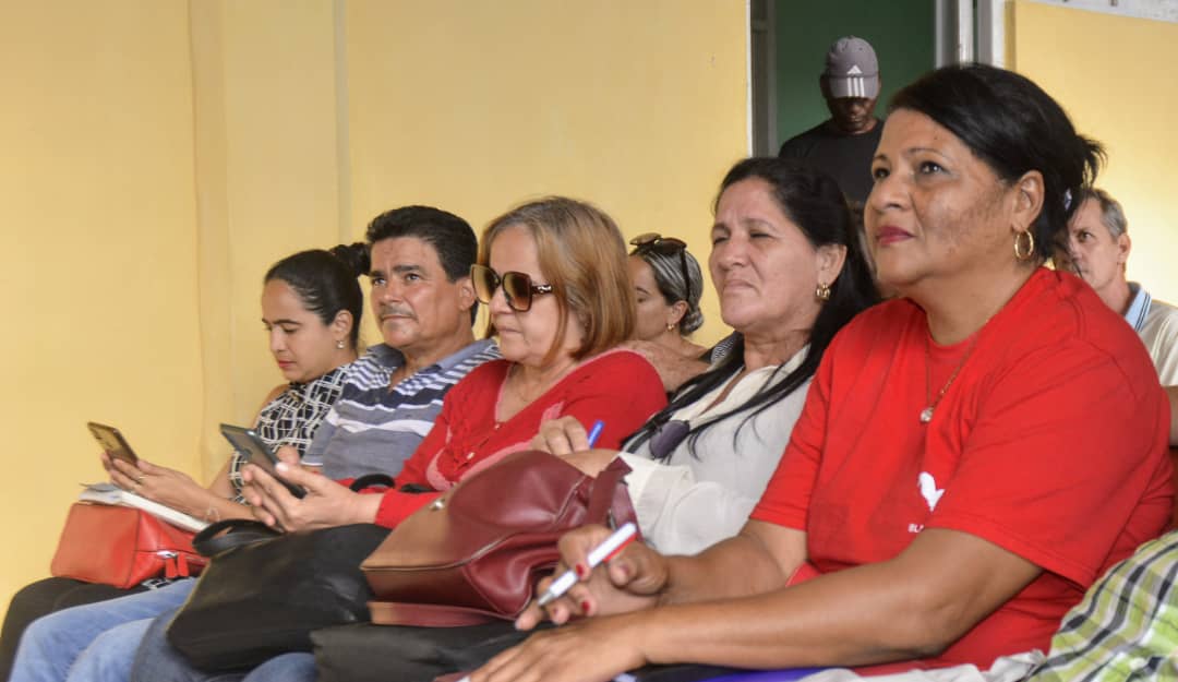 Varias comisiones permanentes de trabajo de la <a href="/AsambleaCuba/">Asamblea Nacional Cuba</a> llegan ahora al municipio Sagua la Grande, como parte de la #VisitaParlamentariaVC con motivo de la #RendiciónDeCuenta del <a href="/portal_villa/">Gobierno Provincial del Poder Popular Villa Clara</a> ante la Asamblea Nacional del Poder Popular