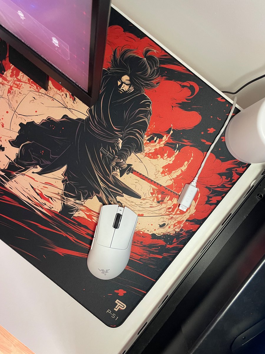I'm loving this set, for me the best mousepad I've ever used. This dav3 mouse makes a difference with superglide's glass skates ⚡️