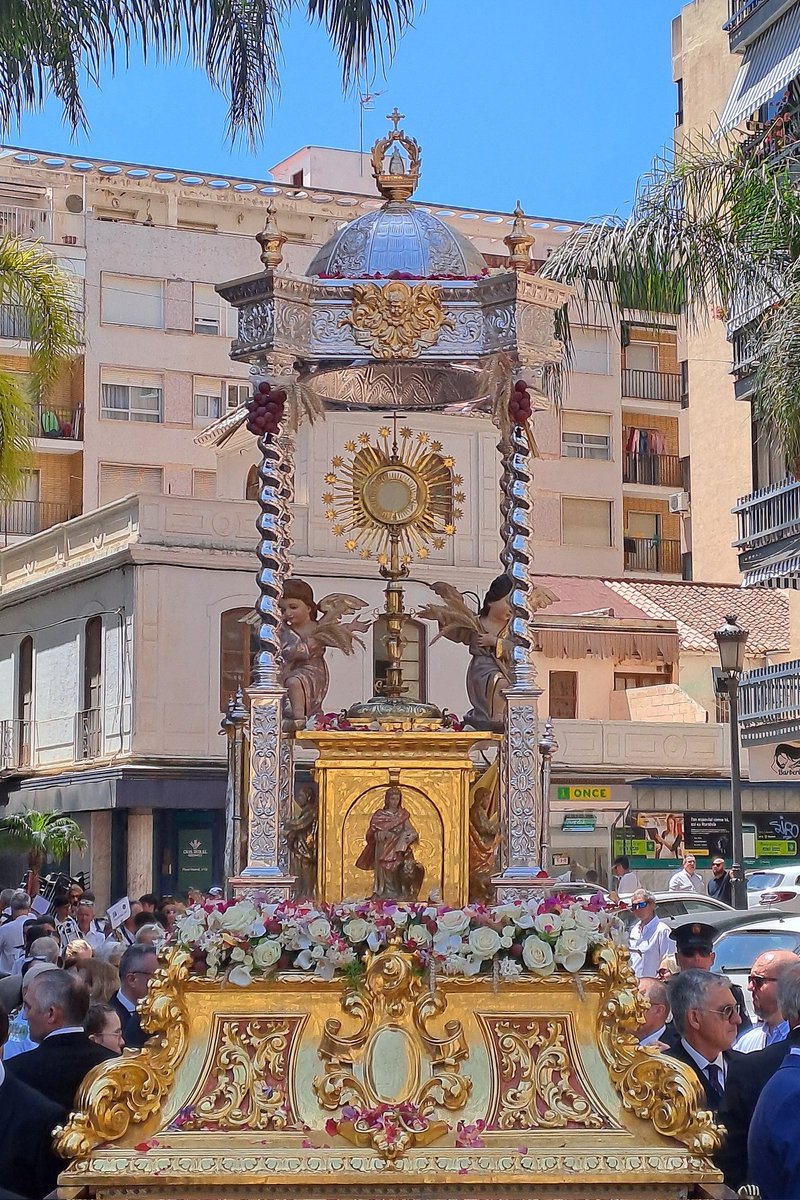 Durante los próximos días volveremos a estar en el despacho Parroquial de la Iglesia de la Encarnación cobrando cuotas y venta de medallas:

- Sábado 8 de Junio después de la Misa de las 20:00 h.

- Domingo 9 de Junio, Festividad de la Octava del Corpus, a partir de las 19:00 h