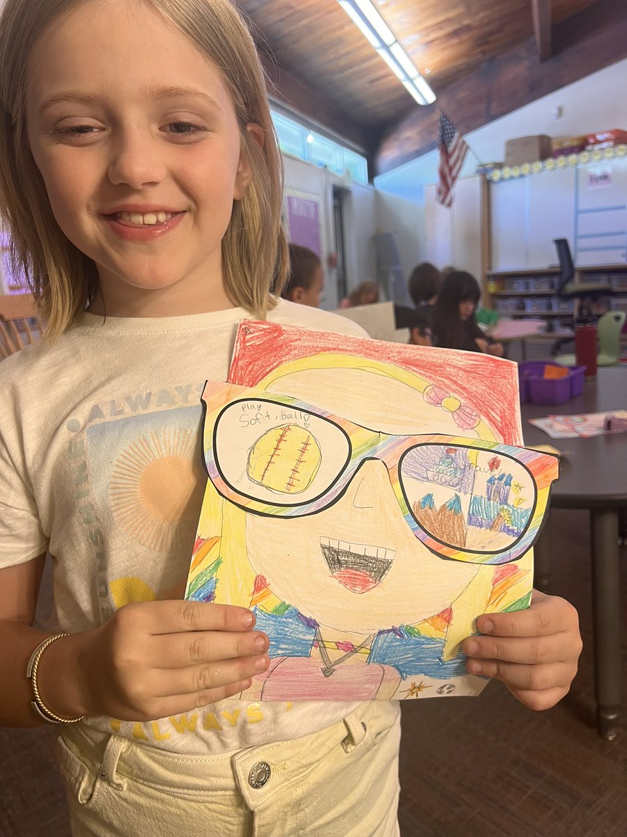 spargo2nd_AOE's tweet photo. 2F’s future is BRIGHT! 🤩 Students created a self portrait, and then in the sunglasses they drew out their future!! #angeloakes https://t.co/LPNYCyrPaQ