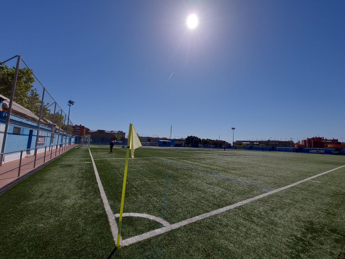 Seguidors del #FutbolCat. Aquest diumenge 9 Juny torna el #MarcadorCat ⚽
A partir de les 12H transmissió <a href="/CELHospitalet/">CE L'Hospitalet</a>
vs @cfbadalona1903 ⚽
Tornada promoció ascens #2RFEF ⚽
Amb <a href="/JosepVidalS/">Pep Vidal</a> <a href="/tongarbe/">Toni García Bernardo</a> <a href="/orenes_delgado/">Juan Antonio Orenes</a>🎤
📻 #89.1FM
💻radiomarcabarcelona/directo