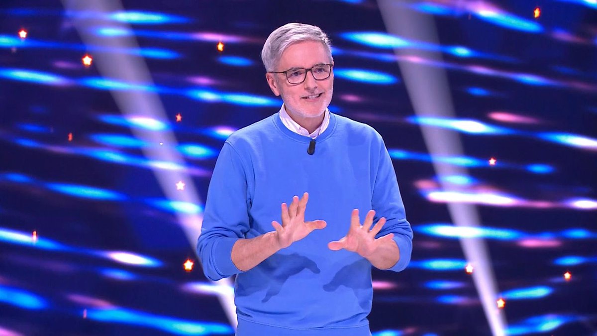 FTriangulo's tweet photo. Seguro que tod@s conocéis a @mikeliturriaga, @ElComidista, y habréis visto alguna tarde el concurso @ElCazadorTVE de @rtve. Pues hoy participa Mikel en la edición Stars, donando lo que gane a los proyectos de Fundación Triangulo. A las 18.30 en en @La1_tve ¡Muchísimas gracias! 🏳️‍🌈 https://t.co/QshoH5vxHc
