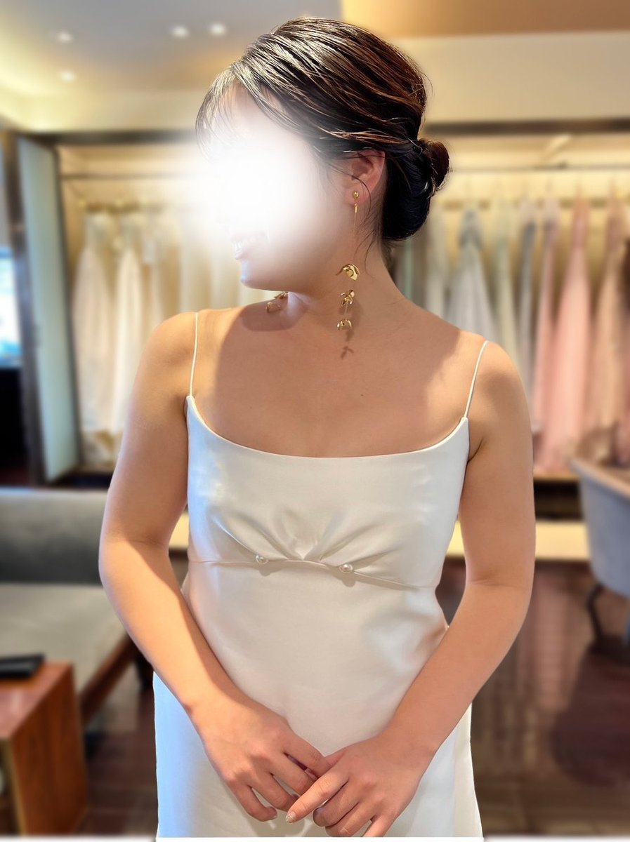 no73yc's tweet photo. これ見たら今までの苦労も全部吹っ飛ぶ…..

ドレスツアーで自分のデブさに衝撃を受けて1ヶ月半の激闘減量の末、着たかったドレスを綺麗に着こなせた😭❤️‍🔥何度でも言いたいけど一生に一度しかない結婚式、何がなんでも絶っ対痩せるべき！

BEFORE 56㌕　　　　AFTER46㌕ https://t.co/CW83UZmpLJ