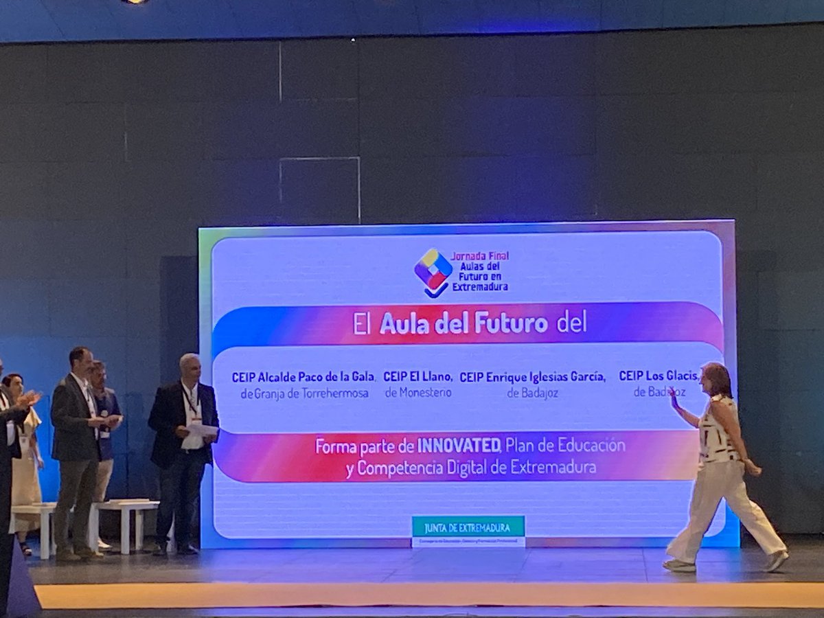 Hoy en la III Jornada Final de Aulas del Futuro en Extremadura se reconoce la labor de los centros que por primera vez participan en los proyectos del Aula del Futuro, enhorabuena a todos ellos !!!#ErasmusAlfilBadajoz <a href="/InnovacionForm/">Innovacion_Formación_Emprendimiento</a>