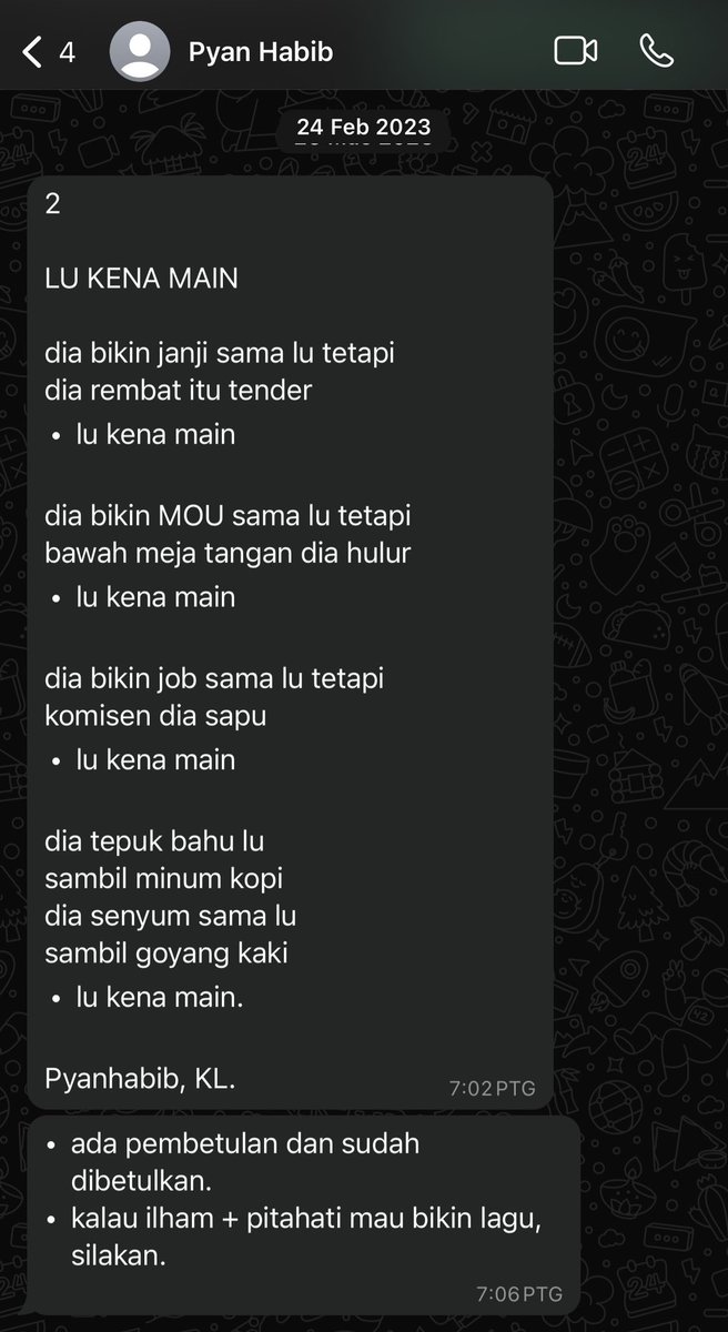 Foto ini mungkin kelihatan seperti foto liburan keluarga yang biasa. Namun, apa yang istimewa tentang foto ini adalah manusia yang berada di belakang kamera dan mengabadikan momen ini.