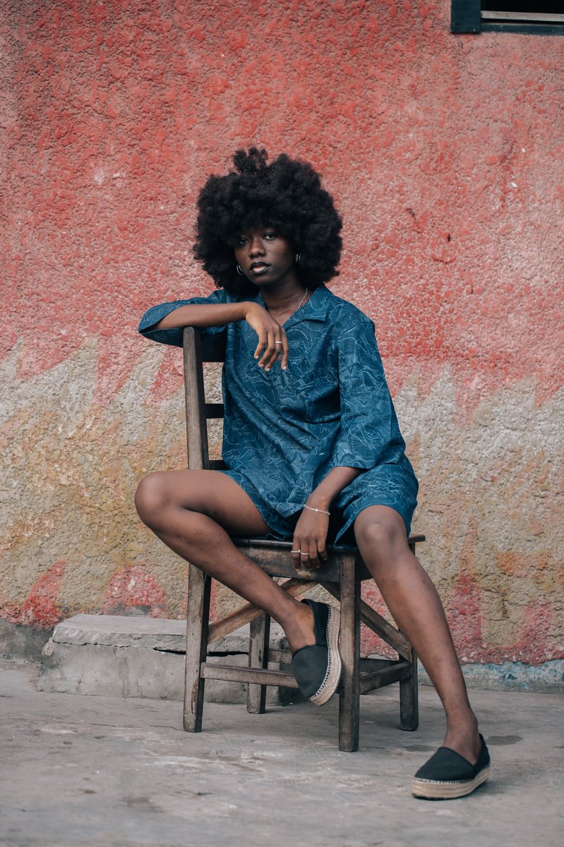 DesignsHervens's tweet photo. Notre amour pour le jean ne faiblit jamais ❤️‍🔥En ce moment, nous travaillons sur de nouvelles créations en jeans. Nous avons été inspirés par ce jeans à motifs unique pour créer cette pièce qui captivera votre imagination
📸 @augustDEHOUMON 
👘 @vensDEHOUMON 
💃🏻 @ninelleodjo https://t.co/IYWbsF0lRS