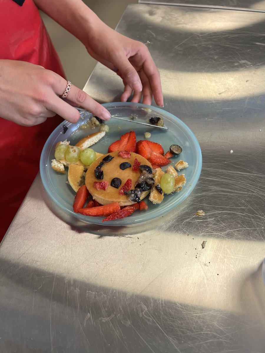 MissMurrayHE's tweet photo. Our future S1’s were busy in HE this morning, taking part in the pancake challenge 🥞🍓🍇🍌

Have a look at their fab creations. Well done everyone, looking forward to having you all back in August! 🤩

#P7areFHS https://t.co/dUDBs3vD9L