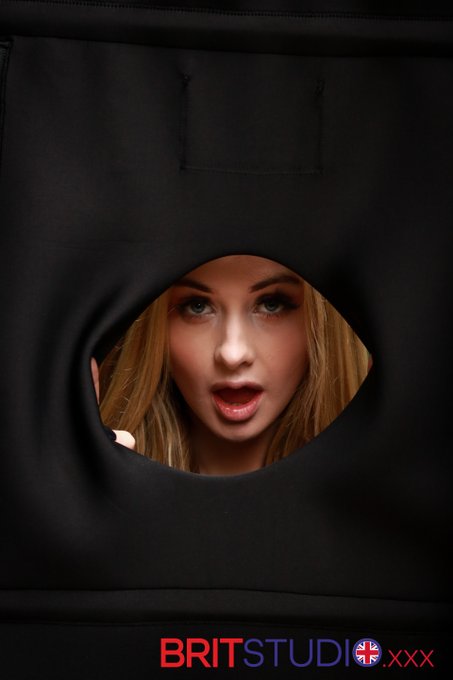 Do you like blue eyed girls?   Featuring @ShiOfficialxox @EllieShou @Kxtten_x @UnseenGreene https://t<a class="tags" href="/tag/shiofficialxox">@shiofficialxox</a>