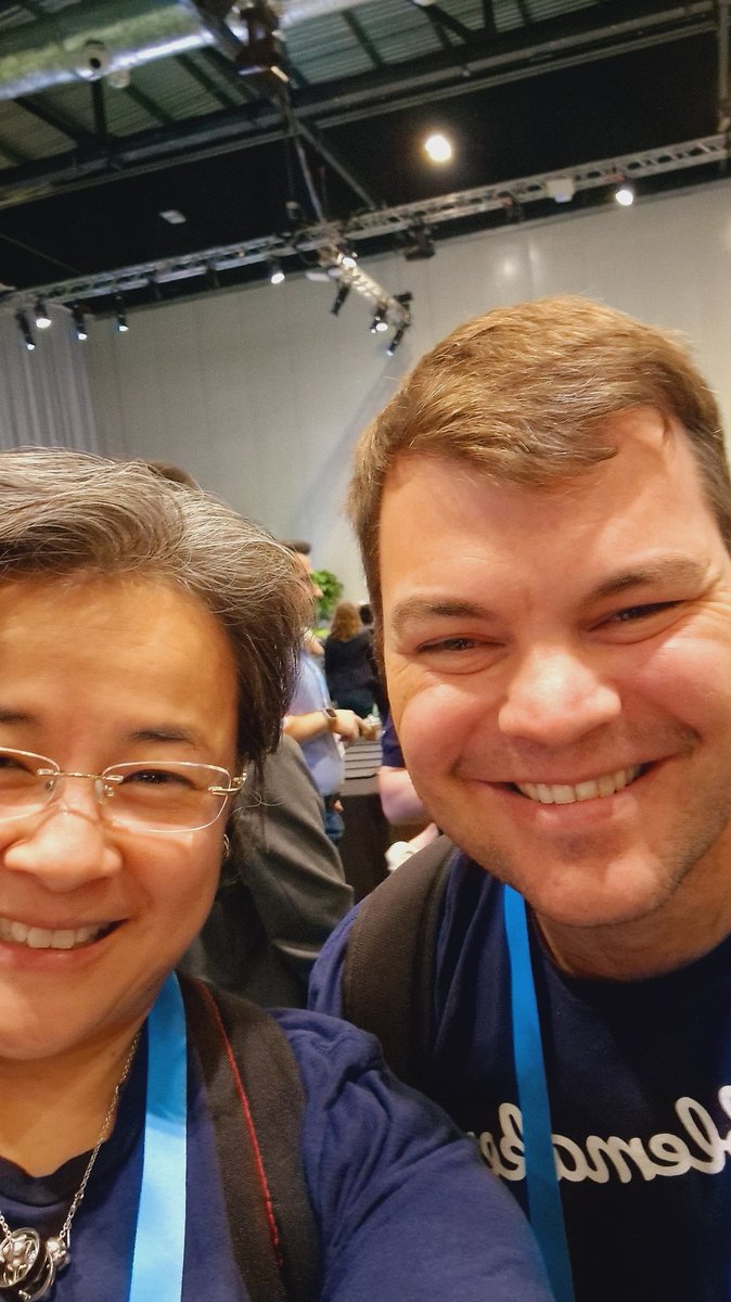 The most awesomest <a href="/OnThePeiroll/">Pei Mun Lim</a>  to help with the <a href="/shirtforceOrg/">shirtforce</a>  picture here at <a href="/SalesforceUK/">Salesforce UK & Ireland</a> at #wt24