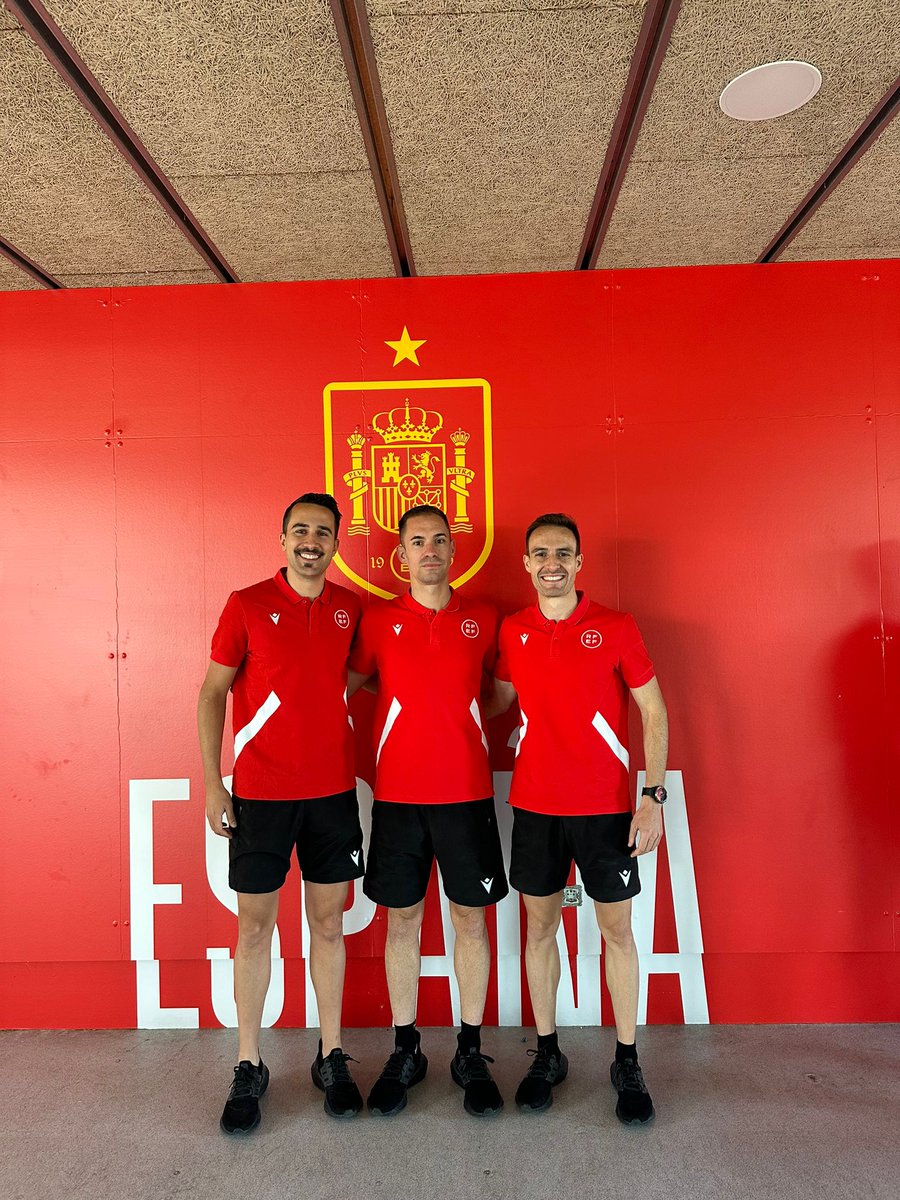 ffrm_es's tweet photo. 🚩 #ArbitrajeFFRM | 📝 Trío arbitral de la Región de Murcia para la vuelta del #PlayOff de ascenso a Segunda División.

⚽ Campos Salinas dirigirá el Córdoba CF 🆚 Ponferradina SD este sábado 9 de junio (20h.). / 👥 Juan Antonio estará acompañado por sus asistentes Jiménez Contreras y Fernández Correas.
