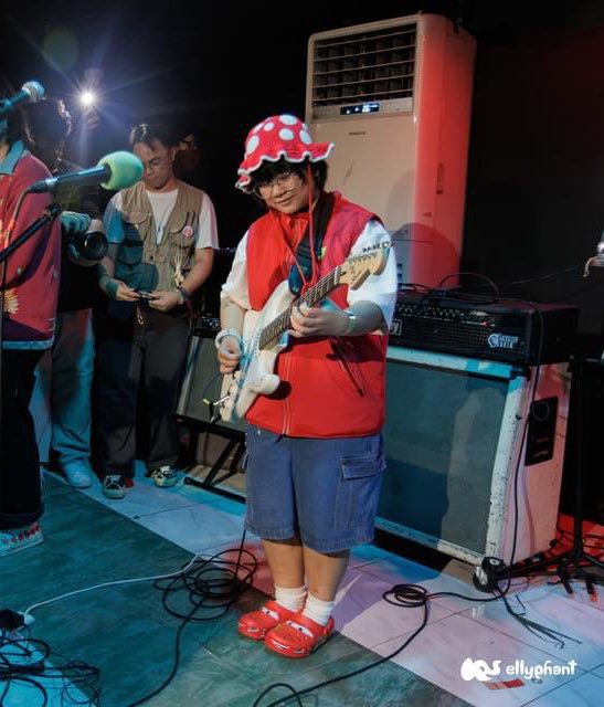 geikulay's tweet photo. drew my last band gig outfit 🍄
for star anik 1st anniversary ⭐️

📷 by: @ellyphantart https://t.co/99HcnPshU4