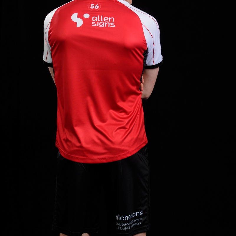 LincolnCity_FC's tweet photo. 🤝 City have secured a number of agreements which will see long-standing partners @Allen_Signs, @NicholsonsCA and Easy Heat Pumps again featured on their kit throughout the 2024/25 season.

#WeAreImps