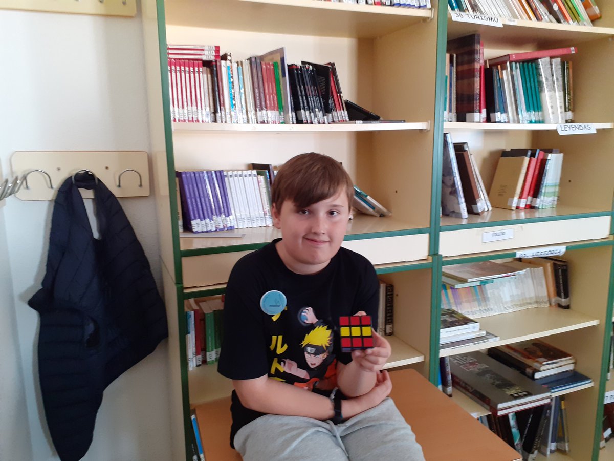 Capacidad desbloqueada: 💝Ayuda al profesorado💝

Reconocidos con la insignia de Lengua y literatura por su constancia y buen comportamiento y por su solidaridad y ayuda a otros alumnos.

Un 👏👏 para Alan Lorente, Mario de Miguel, Gabriel García y Bastian Majano de 1º ESO.