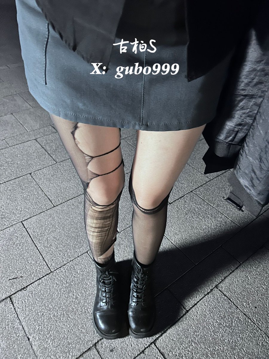 gubo999's tweet photo. 真撕袜，晚上回去车上一顿撕扯。 https://t.co/HuOU1ibJma