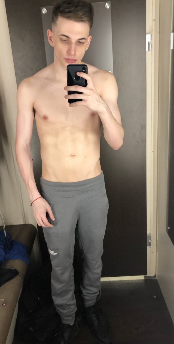 Taking on people for online coaching!
If you want to transform like me chuck me a dm! 
What’s included?
-Weekly Check ins 
-24/7 support/whatsapp
- diet/training plan
Only taking a few applicants to make sure 100 percent they are hitting there goals!