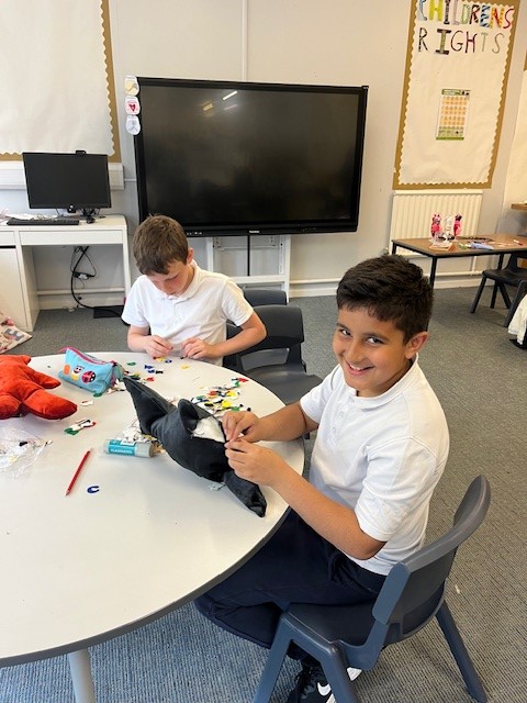 Braidbar Primary School & Nursery Class tweet media