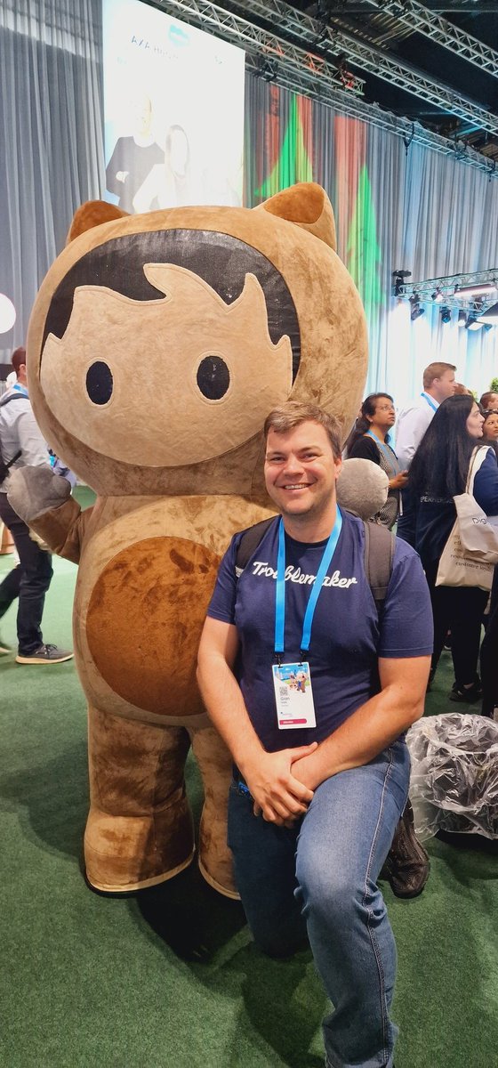 Hey #astro how's #wt24 ?
I am having a great time wearing my <a href="/shirtforceOrg/">shirtforce</a> here with <a href="/SalesforceUK/">Salesforce UK & Ireland</a>