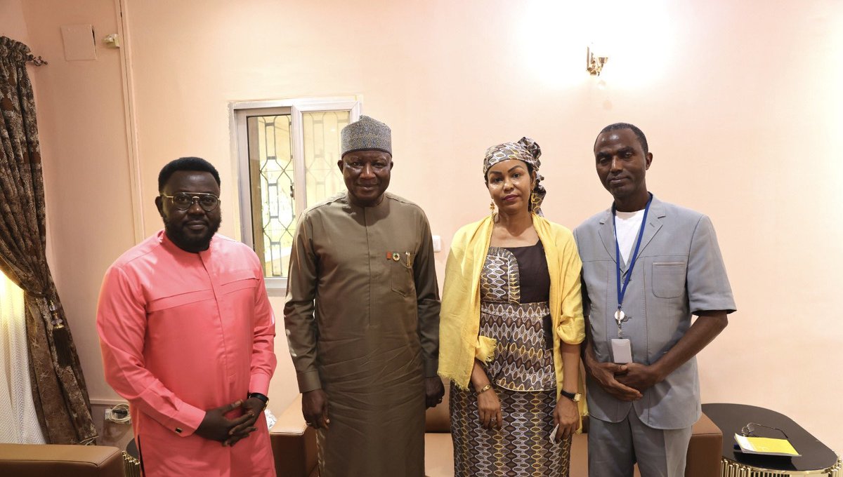 Fatima Haram Acyl (@acylfatim) on Twitter photo En notre qualité de Ministre déléguée en Charge de l’Eco et au Plan, nous avons rencontré le 5 Juin, M. Kamil Kamaludden, le represent resident <a href="/PNUDTchad/">PNUD Tchad</a>.
Une rencontre de prise de contact nous a permis de faire un tour d’horizon sur la coop et d’échanger sur les perspectives. En notre qualité de Ministre déléguée en Charge de l’Eco et au Plan, nous avons rencontré le 5 Juin, M. Kamil Kamaludden, le represent resident <a href="/PNUDTchad/">PNUD Tchad</a>.
Une rencontre de prise de contact nous a permis de faire un tour d’horizon sur la coop et d’échanger sur les perspectives.