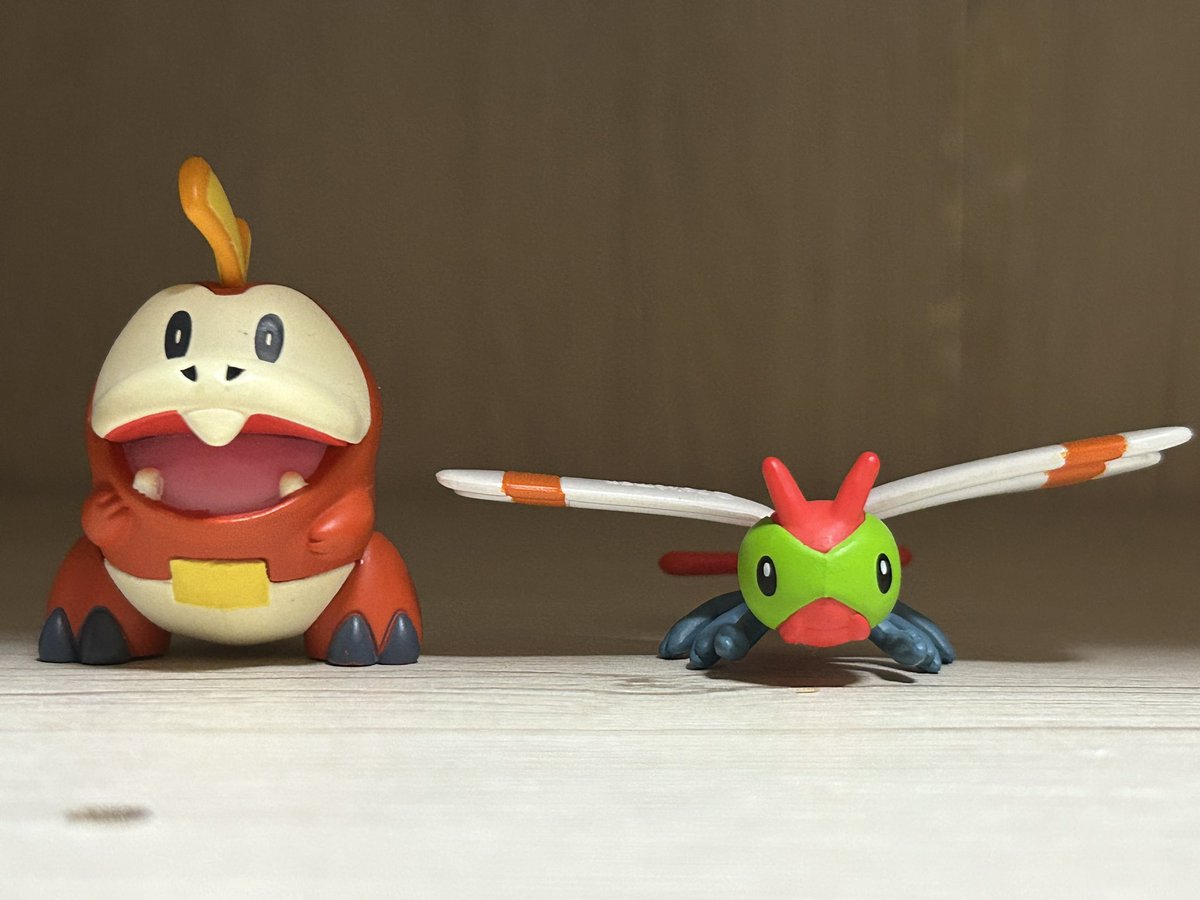 フィギュアチャーム｢むしのさざめき｣のヤンヤンマをゲット 500円ガチャ 