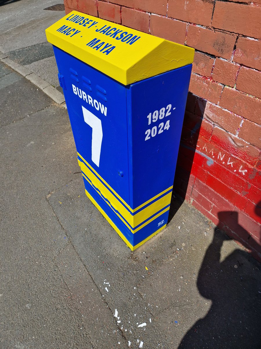 For Rob and family. 💙💛🤍