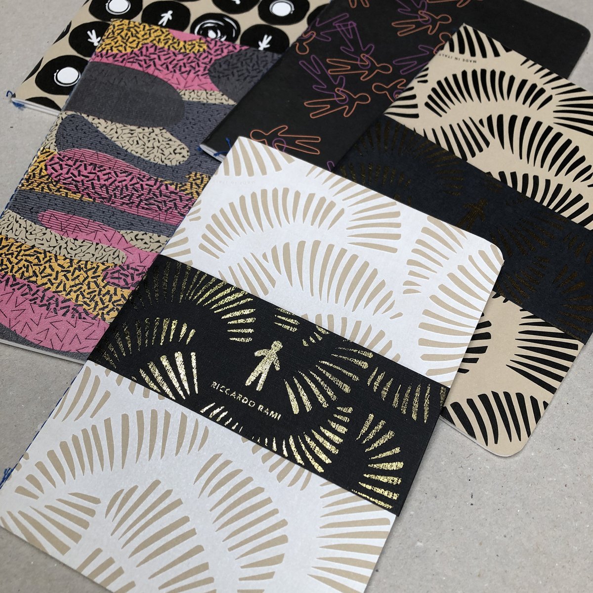 RRamiStudio's tweet image. Discover your inner artist with our personalized sketchbooks! Dive into a world of creativity where every stroke tells a unique story.