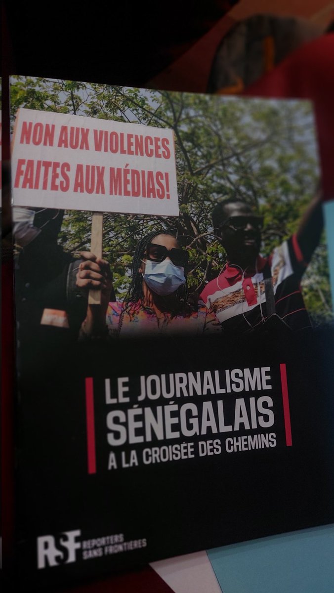 "Que le visage balafré de la presse [senegalaise] se circratise ! "

Appel de <a href="/RSF_fr/">RSF en français</a> ce jour à Dakar, à l'occasion de la publication du rapport : "Le journalisme sénégalais à la croisée des chemins."

#Senegal
#Kebetu 
#Team221 
#LibertéDeLaPresse 
<a href="/RSF_Africa/">RSF Africa</a>