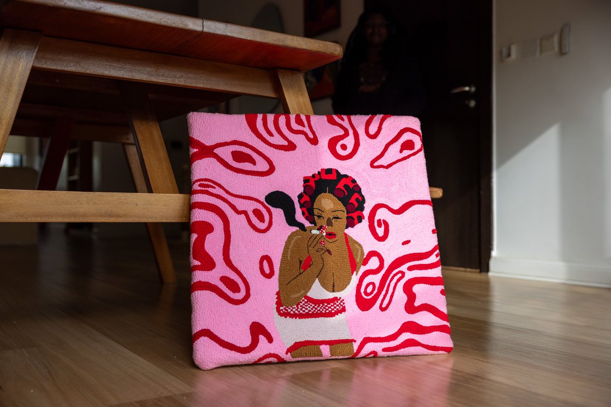 cynugwudike's tweet photo. commissioned by @AshleyOkoli 

“The wife named Robyn”❤️🩷

-60x60cm,
-punch needling &amp; embroidery 🙂‍↕️ https://t.co/S8621hPq7u