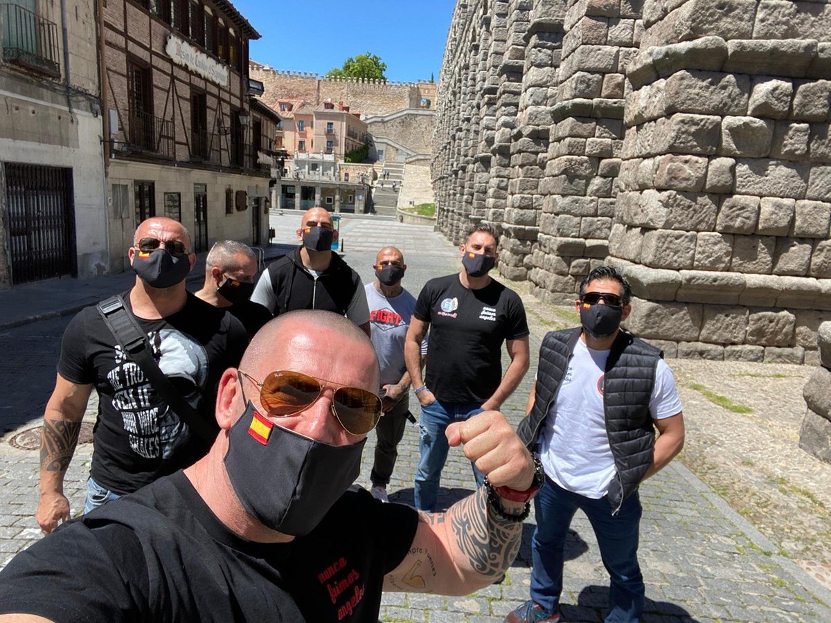 Encuestando's tweet image. 📊 ¿Te parece bien la labor que hace DESOKUPA?

🔄 SÍ
❤️ NO