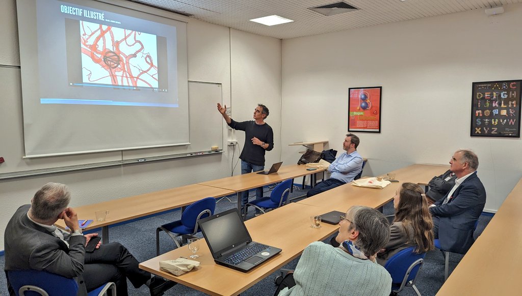 Inria_Nancy's tweet photo. Merci au sénateur @arnaud_bazinVO pour sa visite à @Inria_Nancy & @labo_Loria ! De nombreux échanges sur les projets #recherche #innovation en #santé de nos équipes, accompagnés d'une visite du #CreativLab & d'une démo #robotique de l'entrainement au hackathon @euROBIN_project. https://t.co/O2KUMWAiJ8