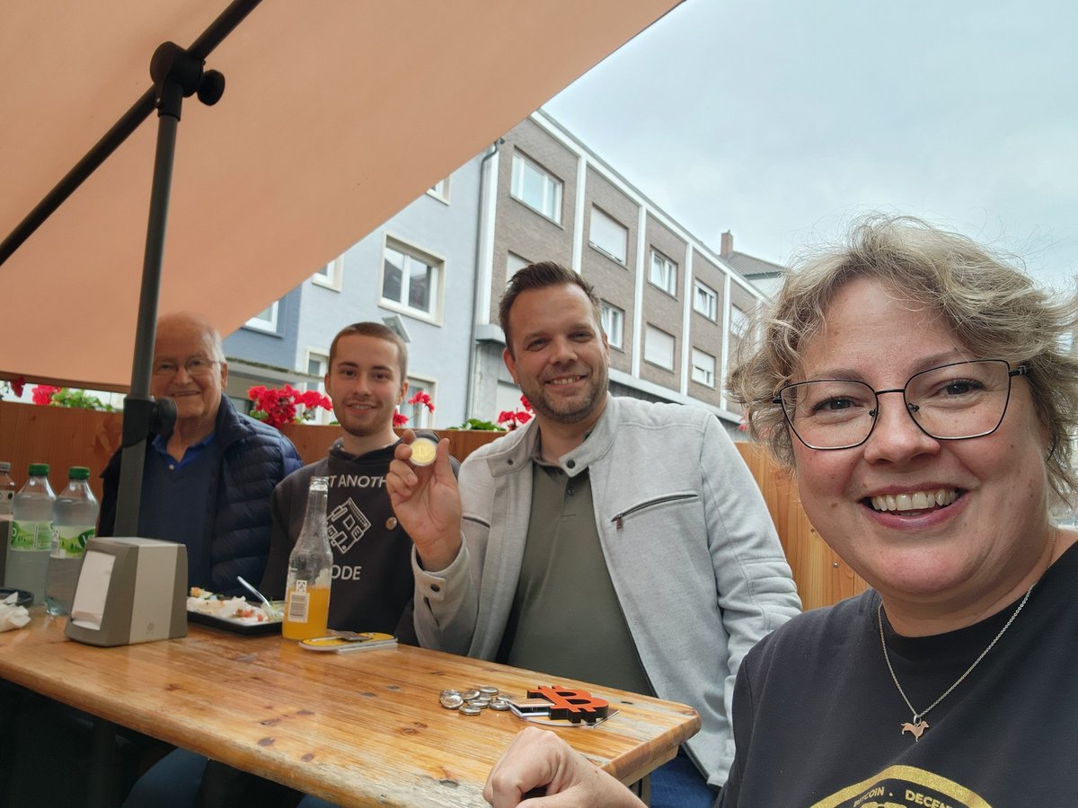 BitcoinTourists's tweet photo. Thank you Freiburg for a wonderful bitcoin experience! Thank you to @Formatoshi for showing us around. We had fantastic tacos at #YepaYepa and delicious coffee at @KolbenKaffee
Thank you @NoWasteBTCsigns signs delivered!
#FreiburgBitcoinCity https://t.co/C1p2Ac4cdT