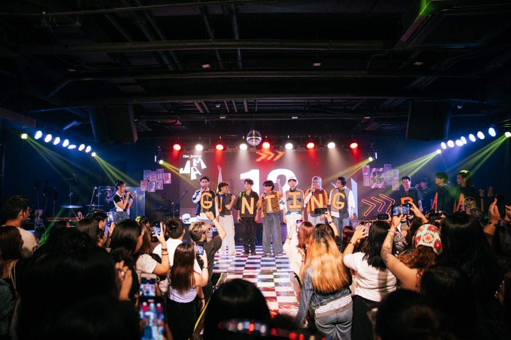 TheJuans_BAND's tweet photo. Happy to share the stage with our brothers, ALAMAT! Kung namiss niyo ang #JAMwithTheJuansxAlamat, an online experience is coming your way next week! Kaya abang abang lang, team online! 😉 https://t.co/GuBS7IksBx