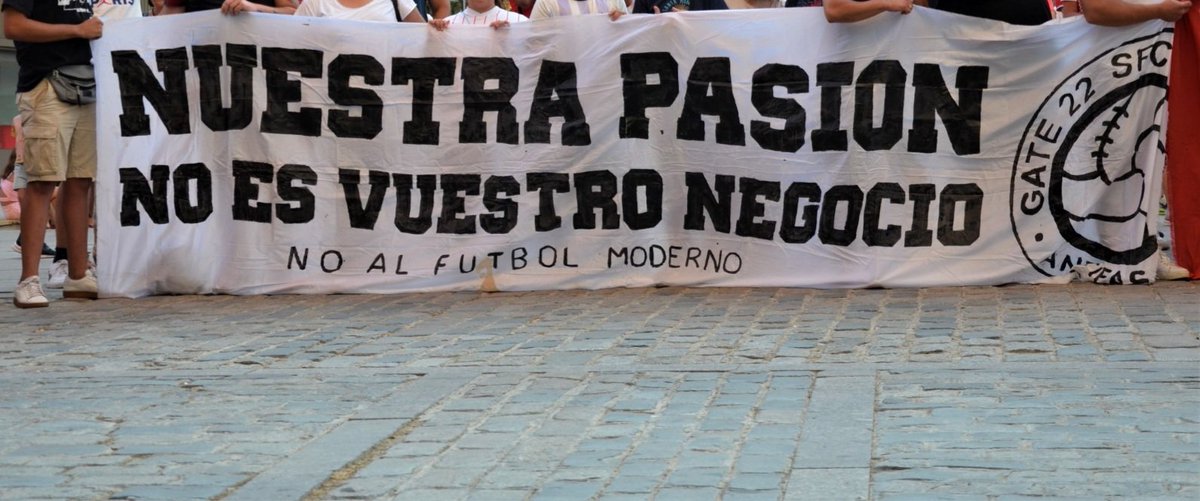 La desfachatez hecha club de fútbol, la poca vergüenza por bandera y la falta de respeto a la afición como norma.

Nos duele la boca de decirlo, váyanse "señores", váyanse.
