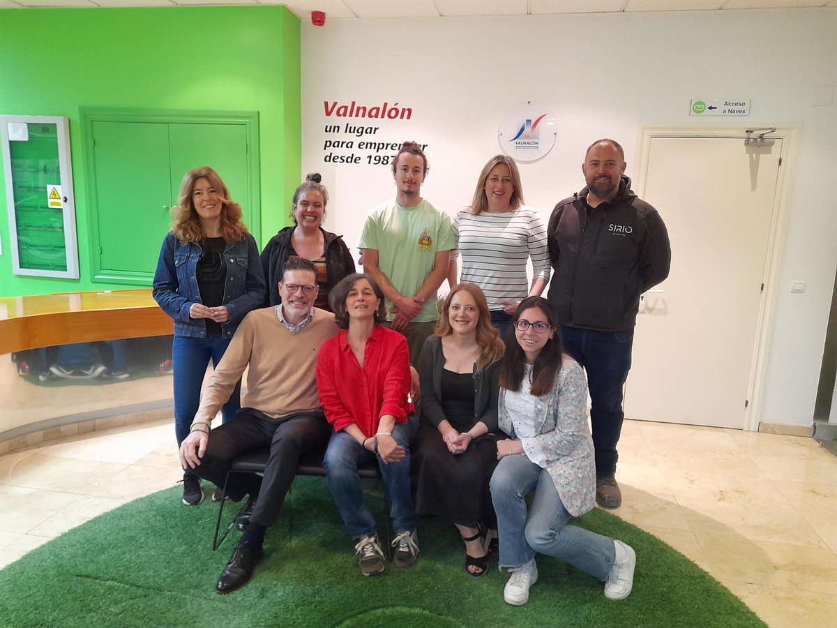 Valnalon's tweet photo. Hoy ha tenido lugar la formación específica que reciben nuestros finalistas de los Premios Semillero de #proyectos de Valnalón 👨‍🎓
¡Comienza la cuenta atrás para la gala de entrega el día 26! 🏆
Enhorabuena a todas las personas finalistas por sus proyectos y trabajo 👏👏 https://t.co/5vdG0zNMbg