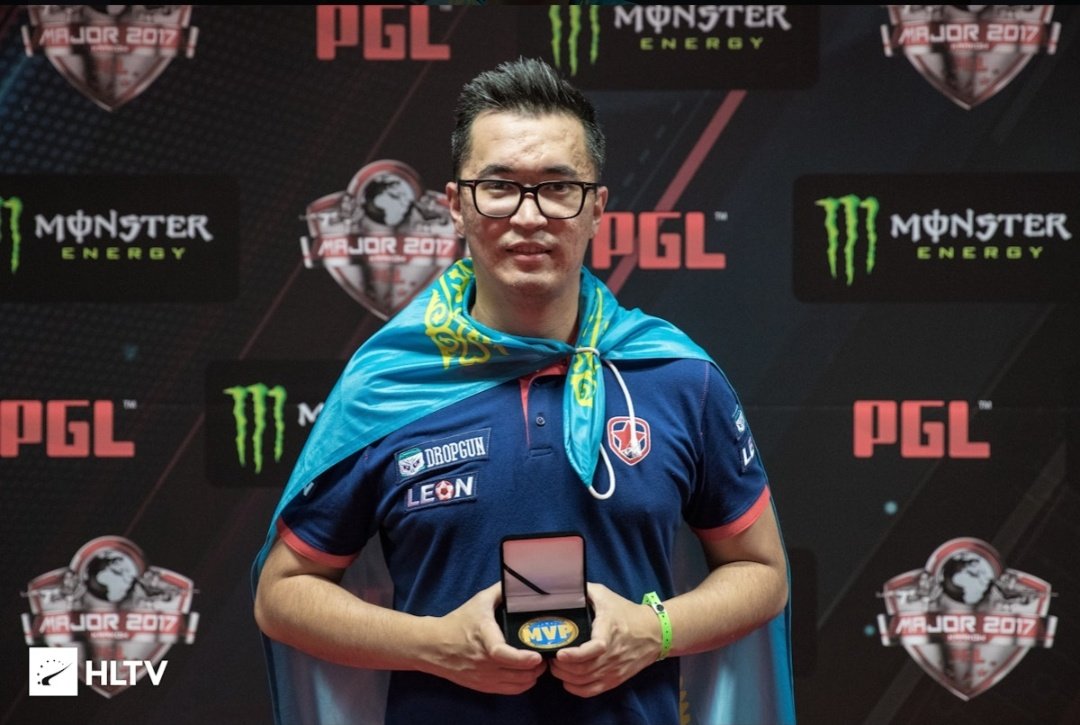PolymarketCS2's tweet photo. 🇰🇿Adren: Have you ever had a desire to go somewhere far away, alone, turn off your phone and all communications and live in a bungalow for a couple of months. 
That's the f*ck I want now. https://t.co/re7JxvS4Rs