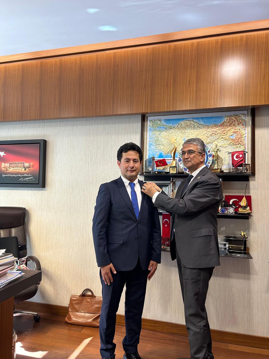 Eğitimleri ile yakınen ilgilendiğimiz Afganistan Türkmeni bir ailemizin balalarıyla birlikte şükran ziyaretleri bizi ziyadesiyle mutlu kıldı.