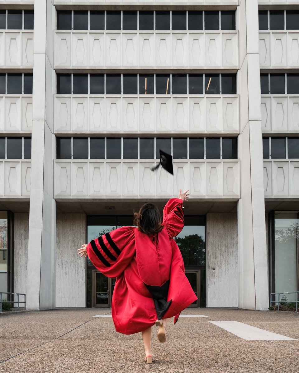 ✨Lucy Lai, Ph.D.✨ 

two weeks ago, i graduated from harvard 👩🏻‍🎓—truly a dream come true. i come from a family of chinese immigrants who worked hard to give me opportunities they never had…1/n
