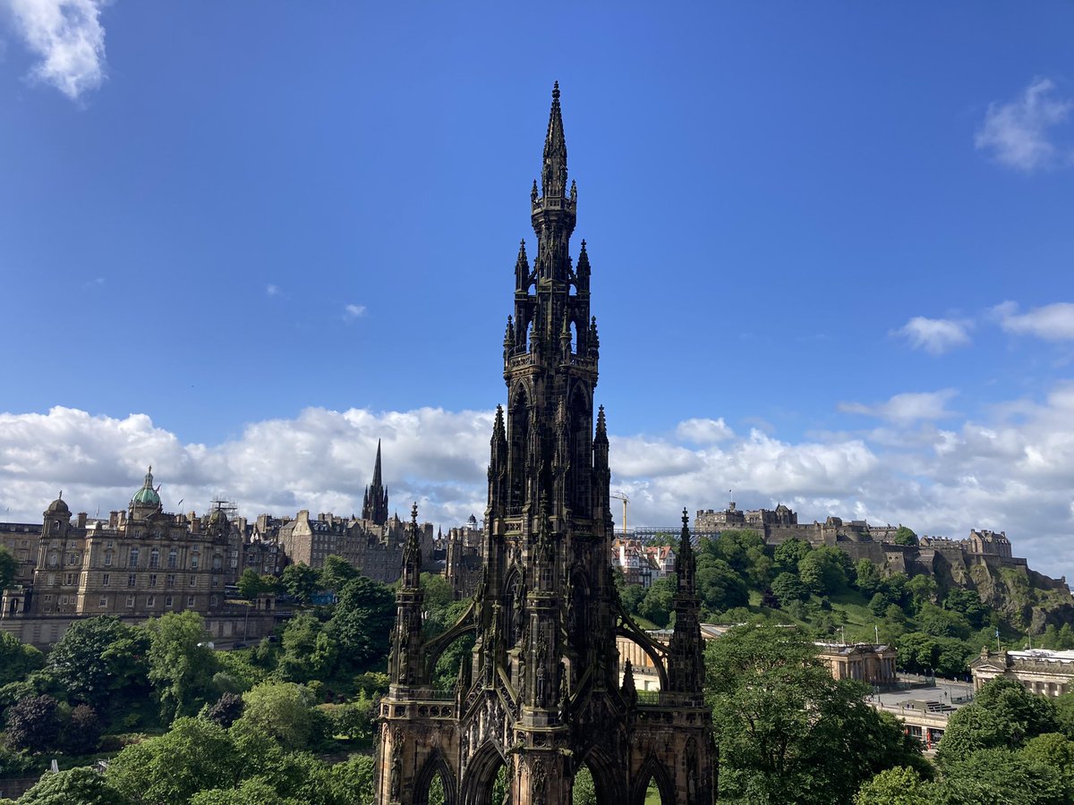 Cracking views from the <a href="/ExpediaUK/">ExpediaUK</a> #edinburgh office. Great to catch up with <a href="/Kimkjaerside/">Kim Kjaerside ❤️ 🏴󠁧󠁢󠁳󠁣󠁴󠁿</a> and chat everything #angushotelandspa #blairgowrie #scottishtourism #perthshire #scotlandstaycountry