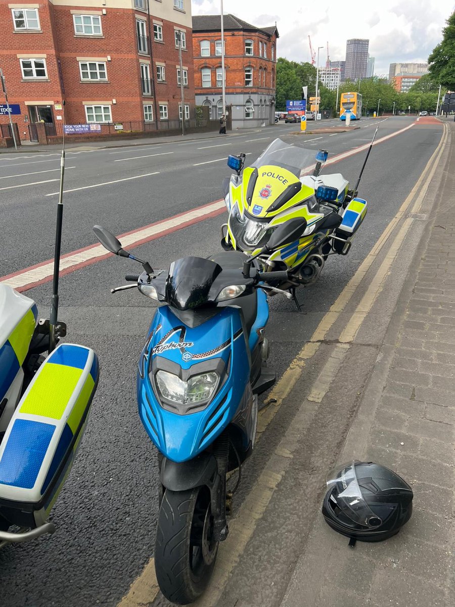 gmptraffic's tweet image. This rider was stopped by #GMPMotorcycleUnit after his poor riding in the city centre.
No L plates displayed and the rider tested positive for cannabis.  Arrested on suspicion on drug driving and various road traffic offences.
