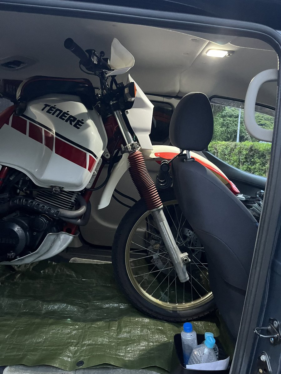 WHHfUDeZaSuDqJ7's tweet photo. 積んでました
#テネレ #xt600 #nv200 https://t.co/bPL8c1nnU1