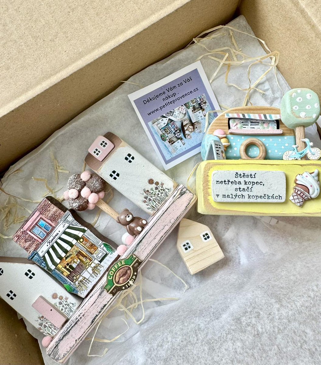 _PetiteProvence's tweet photo. 🧡 Za chvilku vyráží na cestu do nového domova 🧡 Tak ahoooj a ať děláte radost! 😀

#handmade #decoration #dekorace #drevo #petiteprovence https://t.co/6eOw8xyIV9