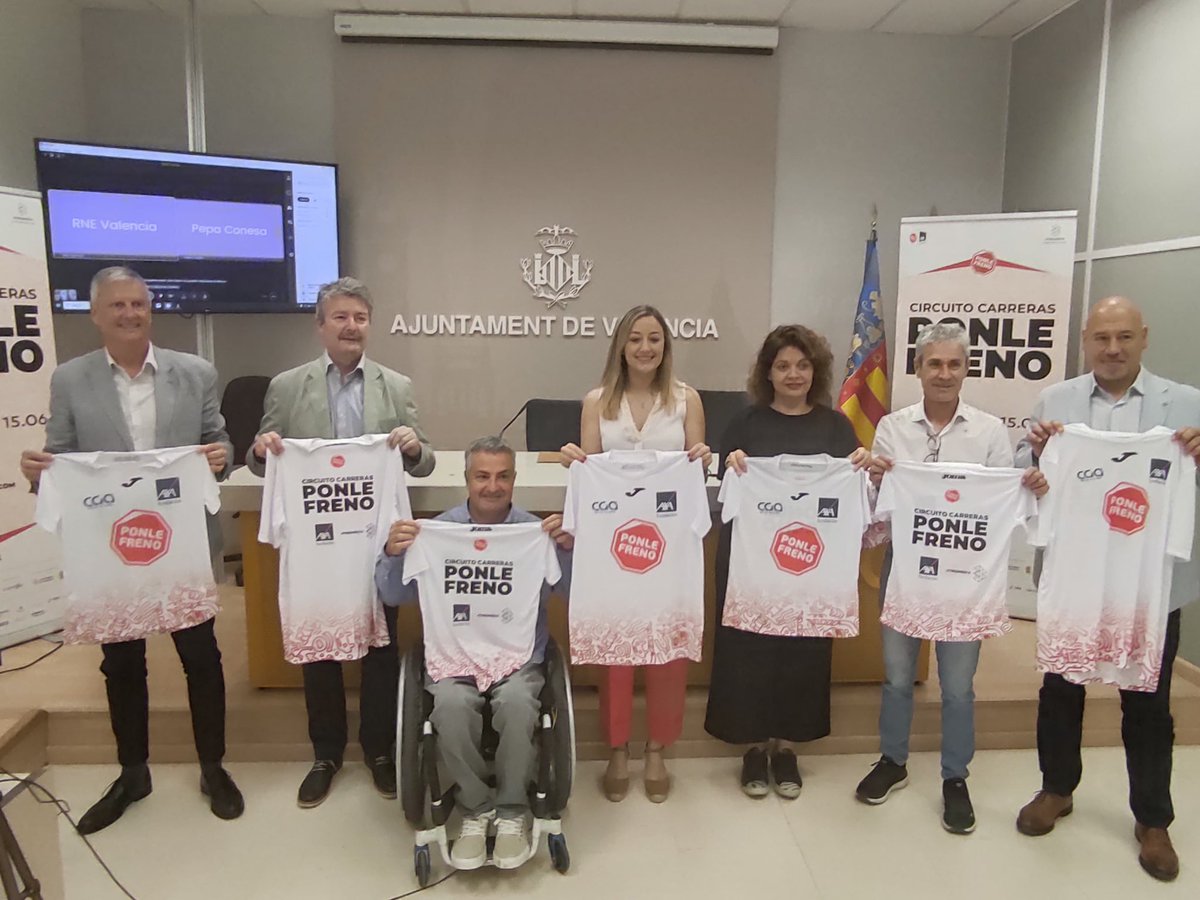 Queda poco más de una semana para celebrar la #CarreraPLFValencia y hoy hemos presentado en rueda de prensa el recorrido y el destino de la recaudación… Atentos (hilo)