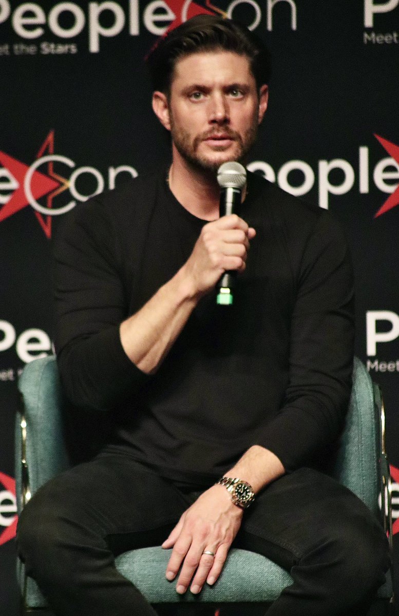 Julie_Fleming's tweet image. A blurry Jensen

#spnfamily #DLC6