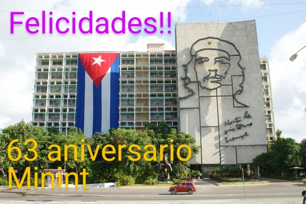 Papá, tú eres un héroe? Le preguntó el pequeñín
No hijo, no, yo soy un hombre del Minint, un soldado del pueblo💪

Felicidades hermanos🇨🇺
#63Minint