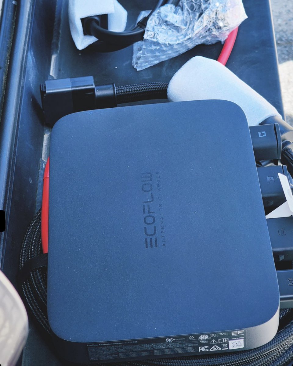 EcoFlowTech's tweet image. Who&apos;s been on the road with our #EcoFlowAlternatorCharger? We’re curious to see how it’s working out for you. Drop a photo of your setup and three lucky ones will win our camping light merch! (📷: Dennis)
📅: entries are welcome until June 9th
#FeelsLikeHome #EcoFlowOntheRoad