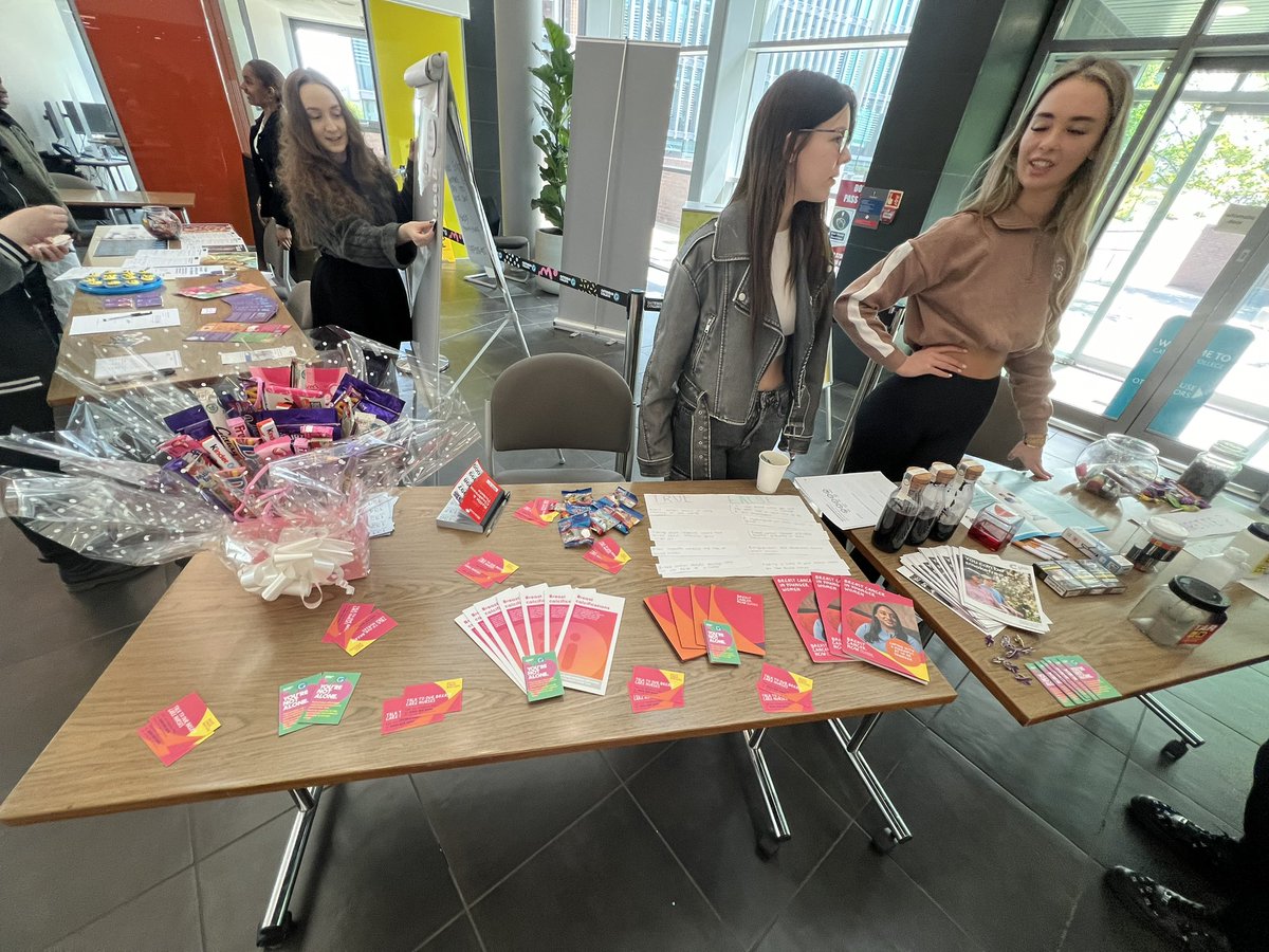 EmmaP_3's tweet photo. Very proud of our Access to Higher Education students. They’re continuing in reception with more fantastic health campaigns.   @gatesheadcoll #health #accesstohe #campaigns #dementia #mentalhealth  #breastcancer #smoking  #alzheimers #awareness https://t.co/DLJVsKRt8n