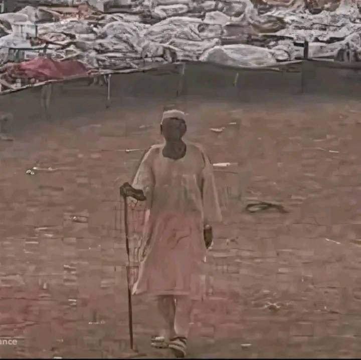 wa9iif's tweet image. قولو للبرهان هذا الرجل فقد كل أبنائه